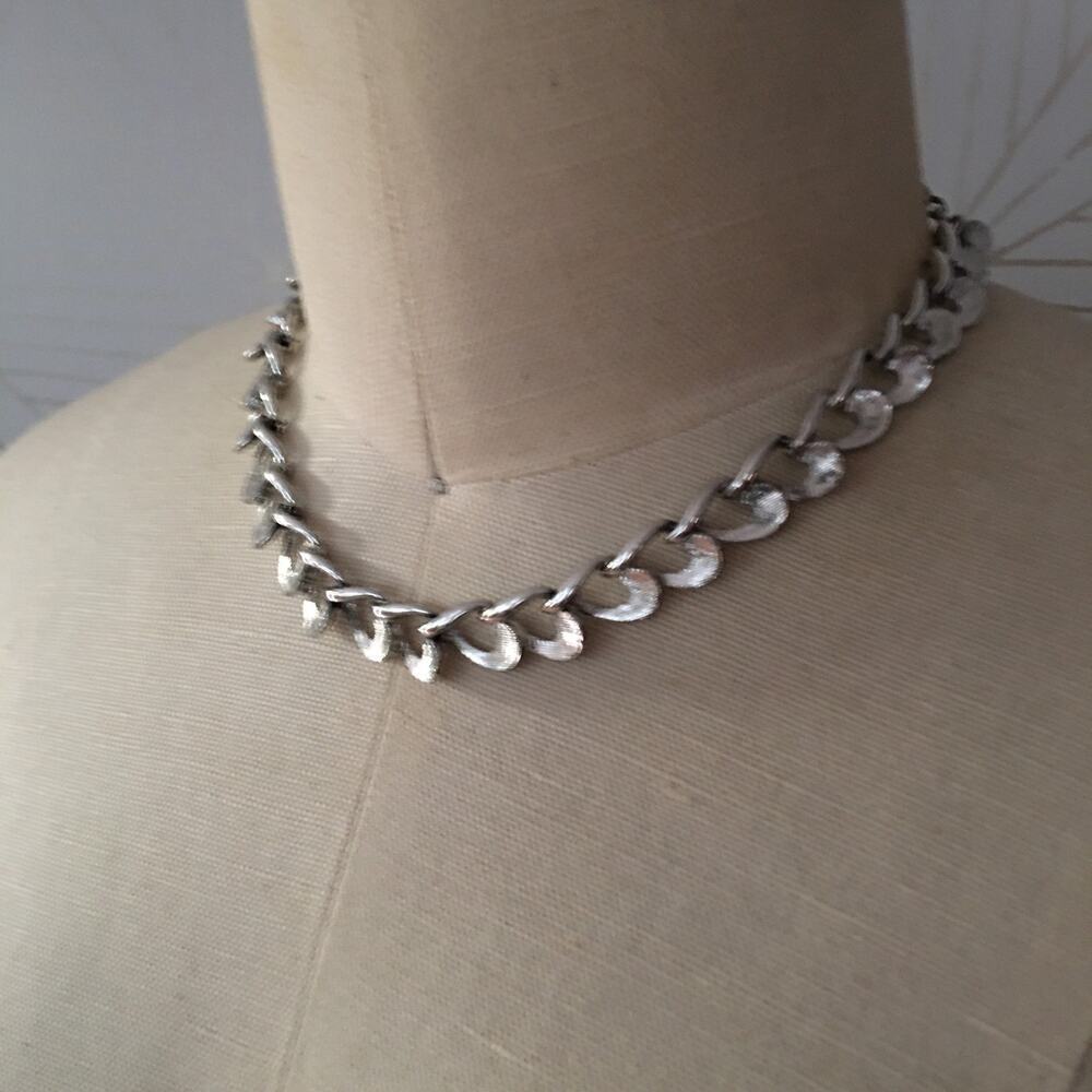 Vintage silver tone collar choker necklace